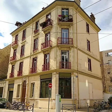 101 - Renove Avec 1 Spacieuse - Tram Et Clinique Mutualiste A 1 Min Apartman *