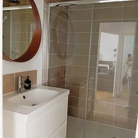 101 - Renove Avec 1 Spacieuse - Tram Et Clinique Mutualiste A 1 Min